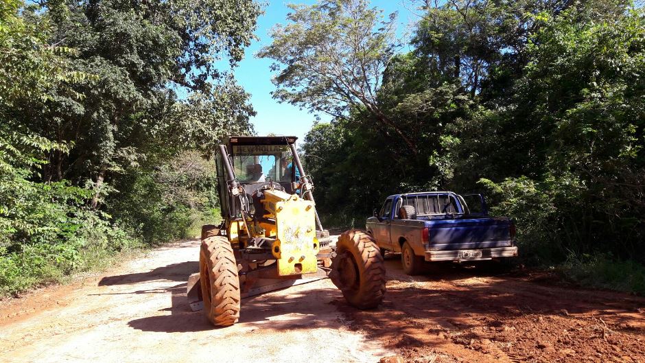 Vice-Prefeito Josmail visita lugares afetados pelas fortes chuvas e prefeitura doa cestas básicas para famílias