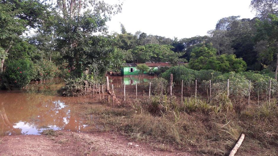 Vice-Prefeito Josmail visita lugares afetados pelas fortes chuvas e prefeitura doa cestas básicas para famílias