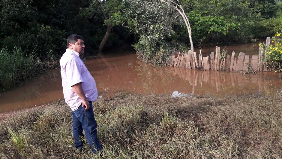 Vice-Prefeito Josmail visita lugares afetados pelas fortes chuvas e prefeitura doa cestas básicas para famílias