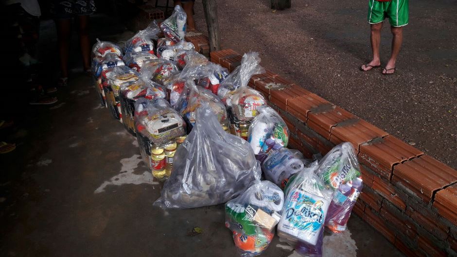 Vice-Prefeito Josmail visita lugares afetados pelas fortes chuvas e prefeitura doa cestas básicas para famílias