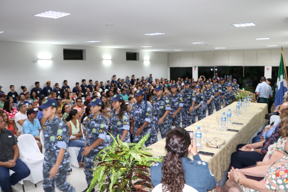 Prefeito participa da aula inaugural do Instituto Mirim Ambiental