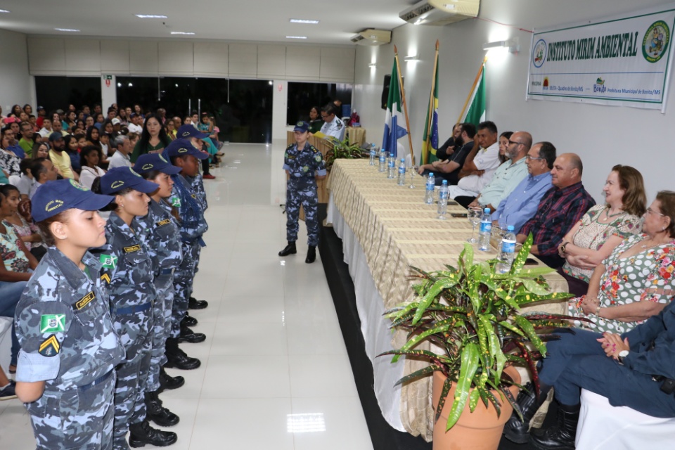 Prefeito participa da aula inaugural do Instituto Mirim Ambiental