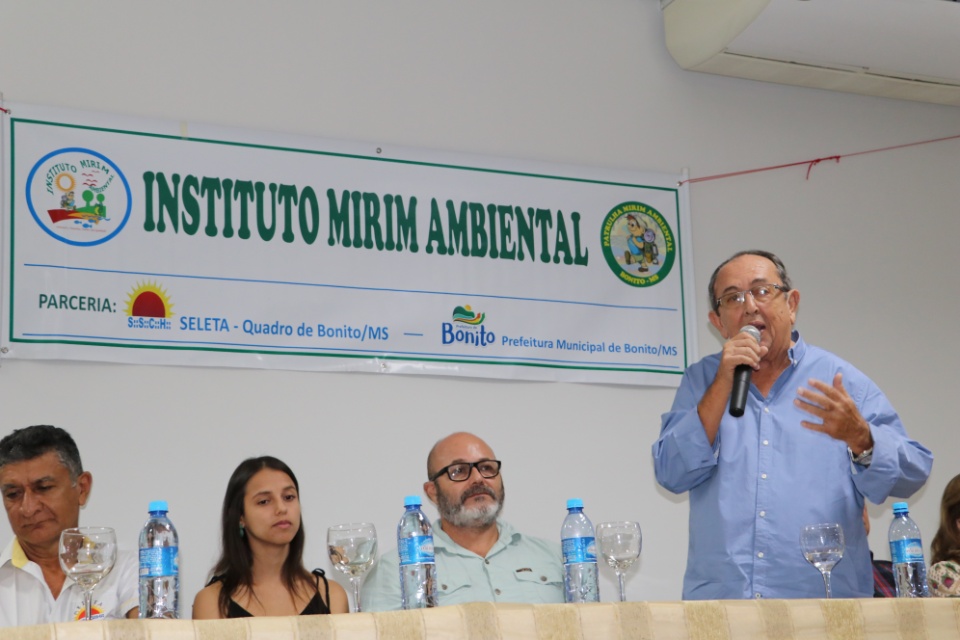 Prefeito participa da aula inaugural do Instituto Mirim Ambiental
