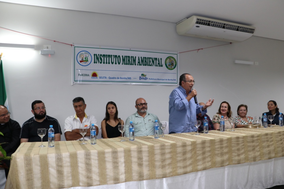 Prefeito participa da aula inaugural do Instituto Mirim Ambiental