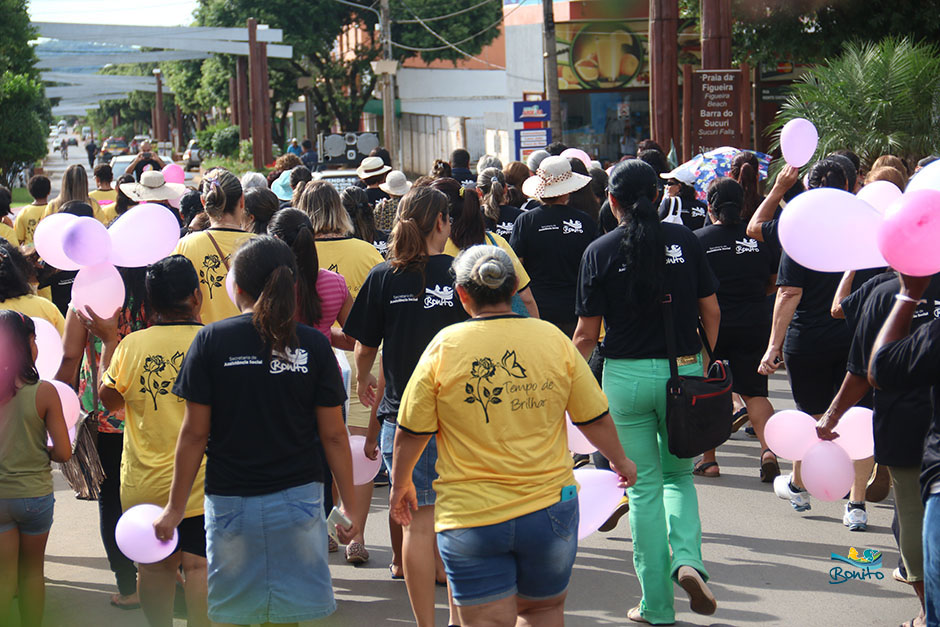 Prefeitura organiza caminhada para as mulheres com o tema: Dignidade, isso é um presente! Prefeitura organiza caminhada para as mulheres com o tema: Dignidade, isso é um presente!
