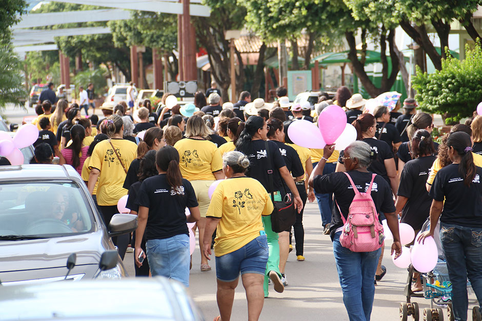 Prefeitura organiza caminhada para as mulheres com o tema: Dignidade, isso é um presente! Prefeitura organiza caminhada para as mulheres com o tema: Dignidade, isso é um presente!
