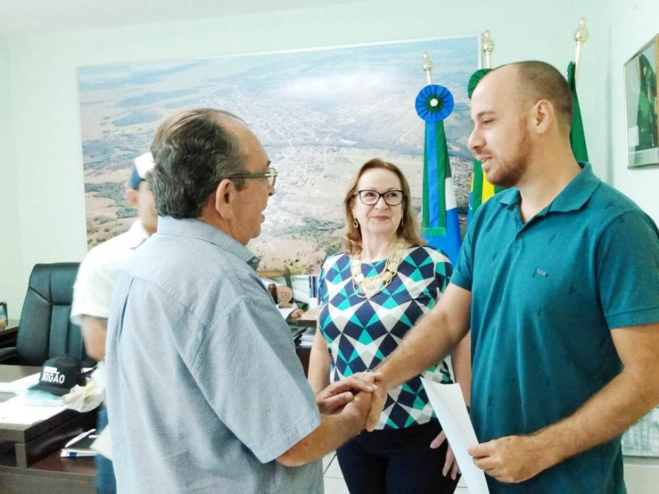 Prefeitura dá posse a mais dois candidatos aprovados em concurso