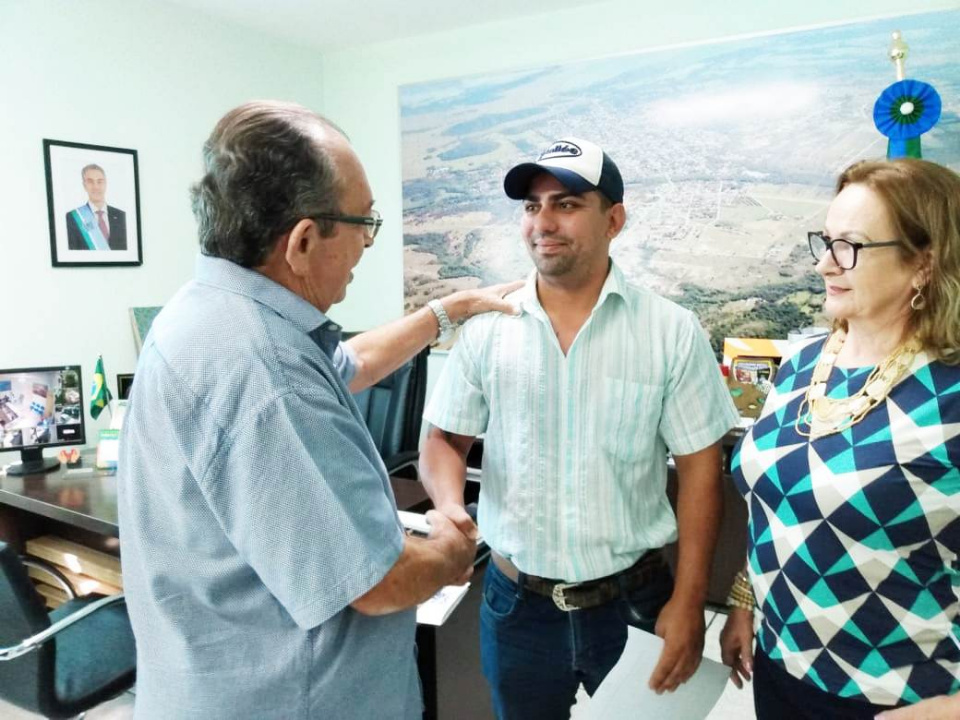 Prefeitura dá posse a mais dois candidatos aprovados em concurso