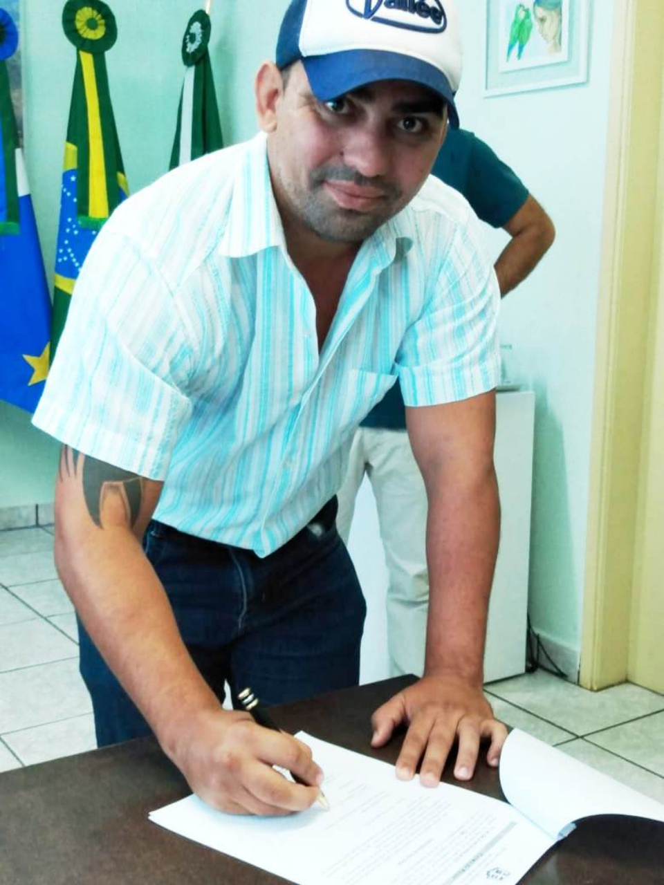 Prefeitura dá posse a mais dois candidatos aprovados em concurso