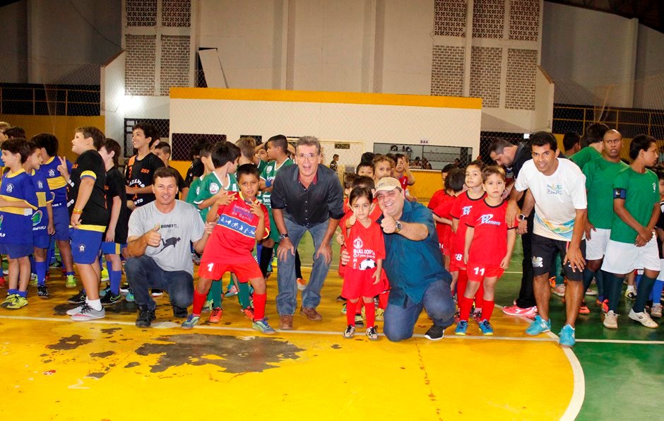 1ª Copa Osmar Pereira (Seba) de Futsal incentiva jovens competidores
