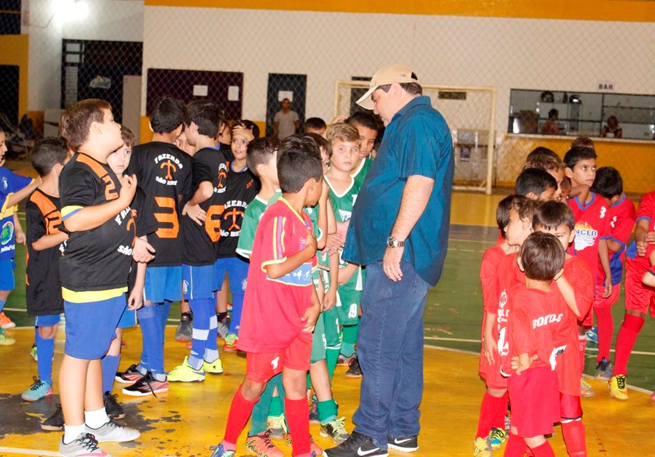 1ª Copa Osmar Pereira (Seba) de Futsal incentiva jovens competidores