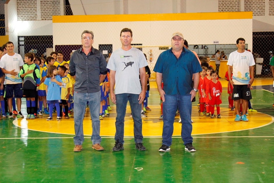 1ª Copa Osmar Pereira (Seba) de Futsal incentiva jovens competidores