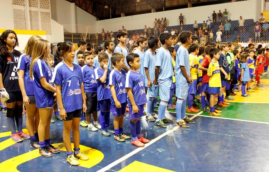 1ª Copa Osmar Pereira (Seba) de Futsal incentiva jovens competidores