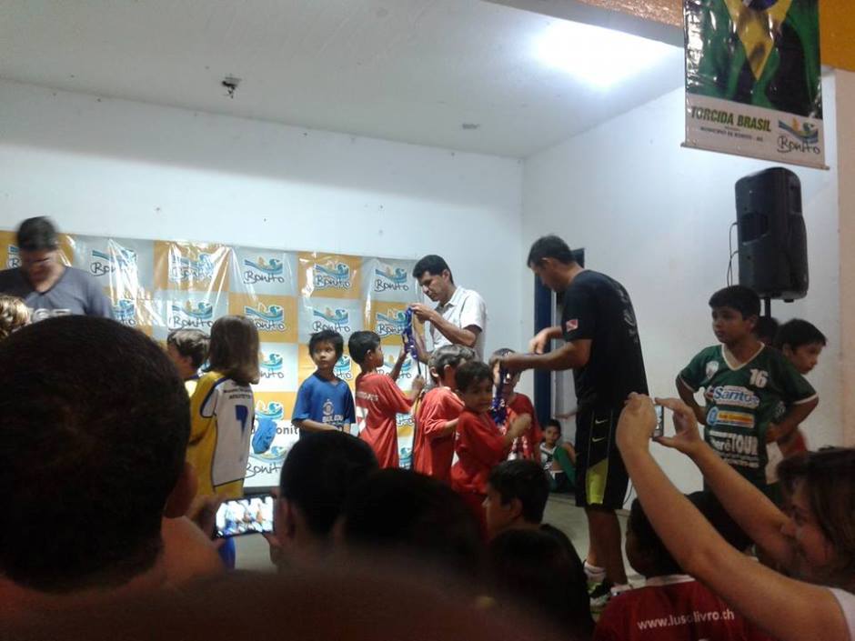 1ª Copa Osmar Pereira (Seba) de Futsal incentiva jovens competidores