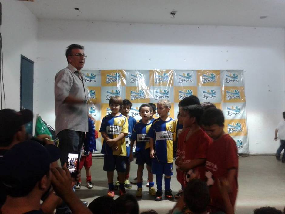 1ª Copa Osmar Pereira (Seba) de Futsal incentiva jovens competidores