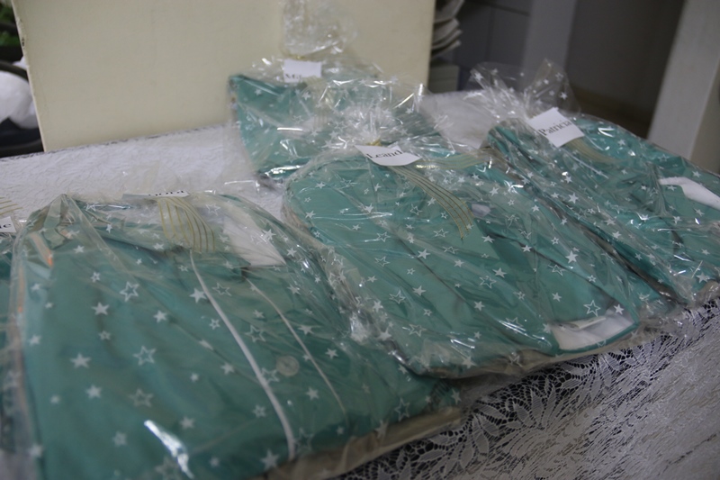 Prefeito Leleco faz entrega de novos uniformes para equipe de tributação