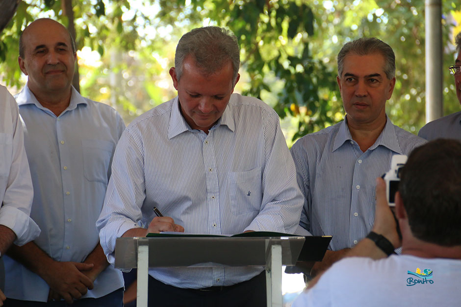 Prefeito, Ministro e Governador lançam internet 3G e Cidade Digital em Bonito (MS)