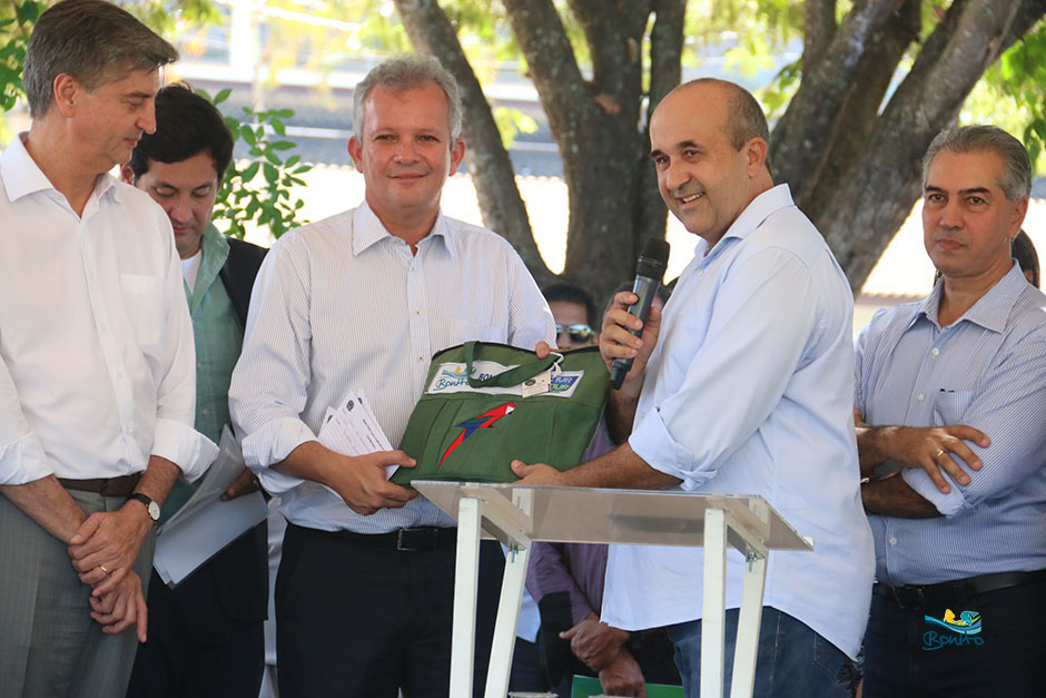 Prefeito, Ministro e Governador lançam internet 3G e Cidade Digital em Bonito (MS)