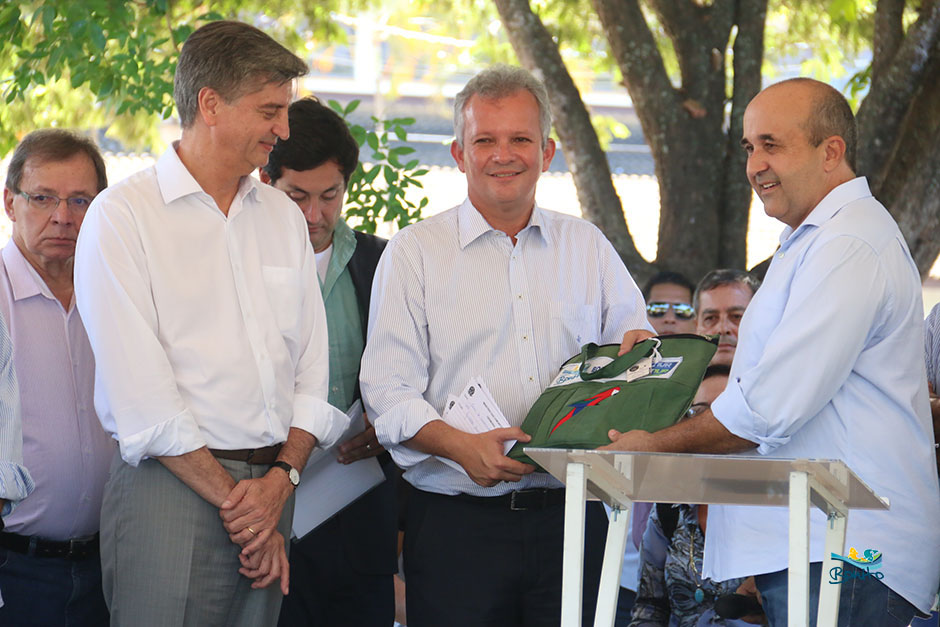 Prefeito, Ministro e Governador lançam internet 3G e Cidade Digital em Bonito (MS)