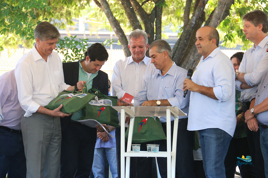 Prefeito, Ministro e Governador lançam internet 3G e Cidade Digital em Bonito (MS)