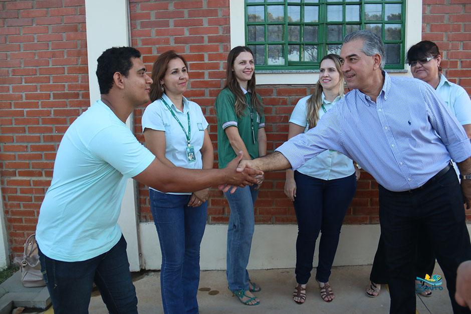 Prefeito Leleco e Governador Reinaldo Azambuja assinam convênios de melhorias para Bonito Prefeito Leleco e Governador Reinaldo Azambuja assinam convênios de melhorias para Bonito