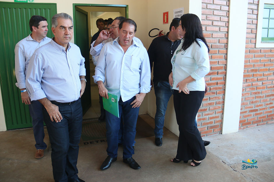 Prefeito Leleco e Governador Reinaldo Azambuja assinam convênios de melhorias para Bonito Prefeito Leleco e Governador Reinaldo Azambuja assinam convênios de melhorias para Bonito