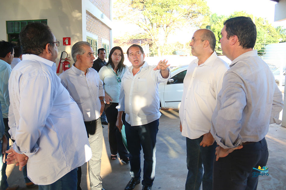 Prefeito Leleco e Governador Reinaldo Azambuja assinam convênios de melhorias para Bonito Prefeito Leleco e Governador Reinaldo Azambuja assinam convênios de melhorias para Bonito