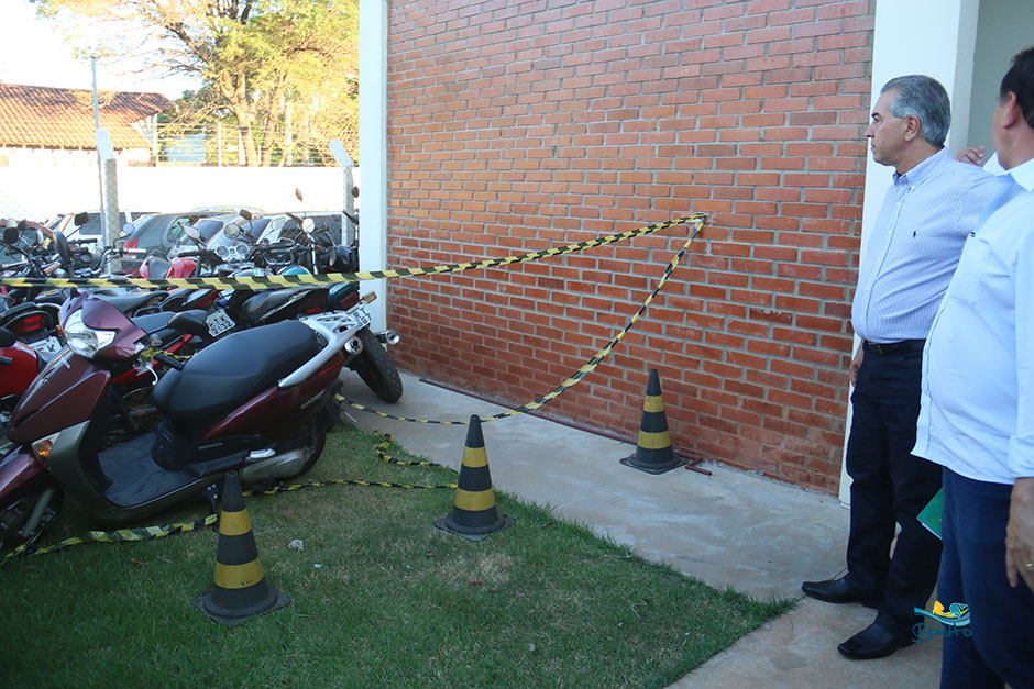 Prefeito Leleco e Governador Reinaldo Azambuja assinam convênios de melhorias para Bonito Prefeito Leleco e Governador Reinaldo Azambuja assinam convênios de melhorias para Bonito