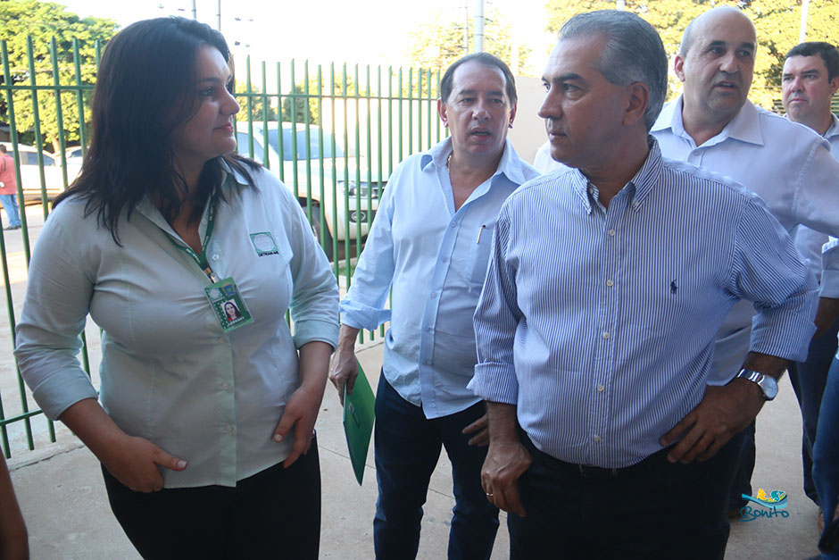 Prefeito Leleco e Governador Reinaldo Azambuja assinam convênios de melhorias para Bonito Prefeito Leleco e Governador Reinaldo Azambuja assinam convênios de melhorias para Bonito