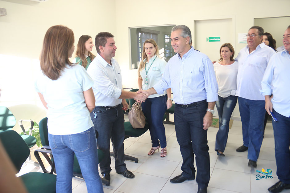 Prefeito Leleco e Governador Reinaldo Azambuja assinam convênios de melhorias para Bonito Prefeito Leleco e Governador Reinaldo Azambuja assinam convênios de melhorias para Bonito