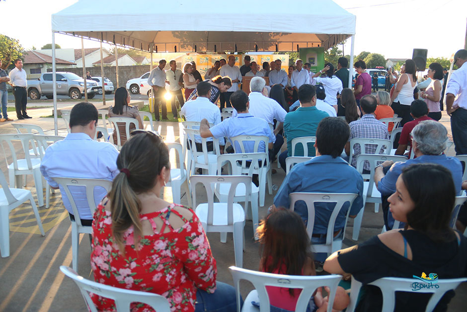 Prefeito Leleco e Governador Reinaldo Azambuja assinam convênios de melhorias para Bonito Prefeito Leleco e Governador Reinaldo Azambuja assinam convênios de melhorias para Bonito