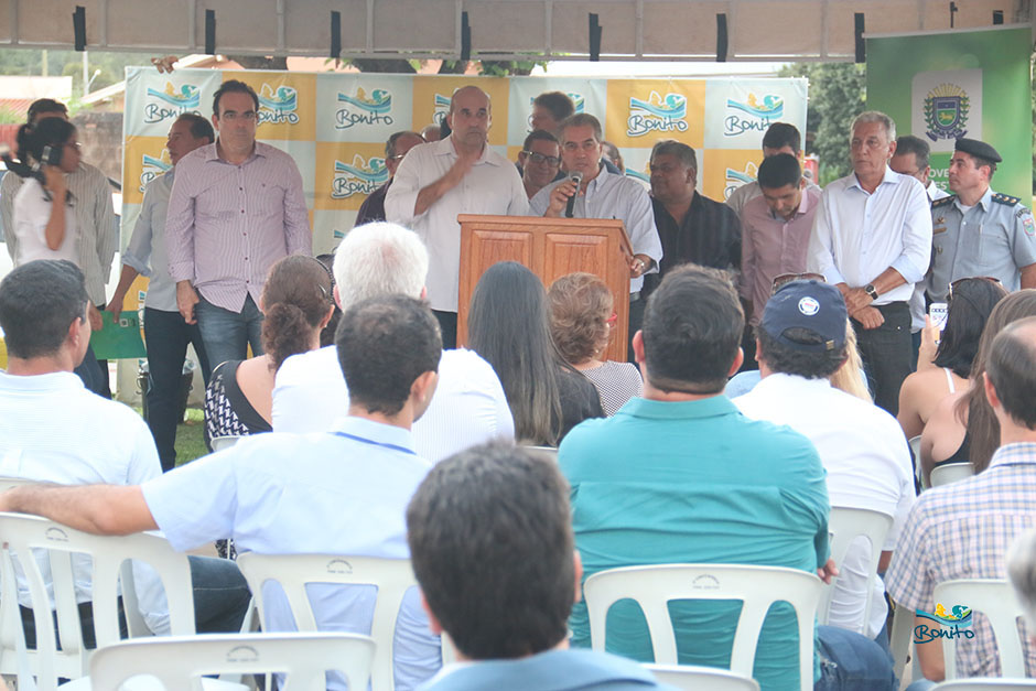 Prefeito Leleco e Governador Reinaldo Azambuja assinam convênios de melhorias para Bonito