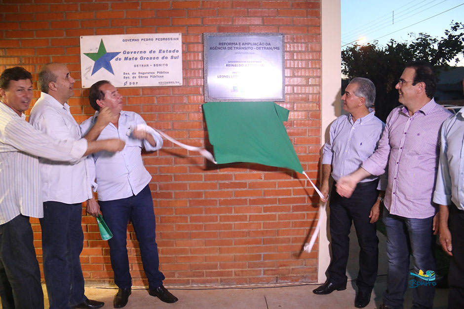 Prefeito Leleco e Governador Reinaldo Azambuja assinam convênios de melhorias para Bonito Prefeito Leleco e Governador Reinaldo Azambuja assinam convênios de melhorias para Bonito