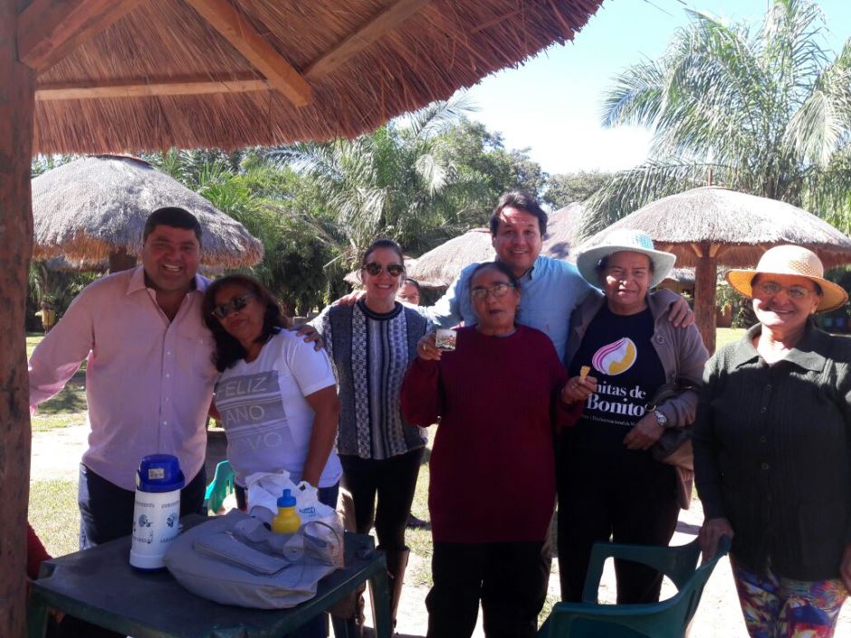 Grupo Conviver de Bonito passa o dia no Balneário do Sol