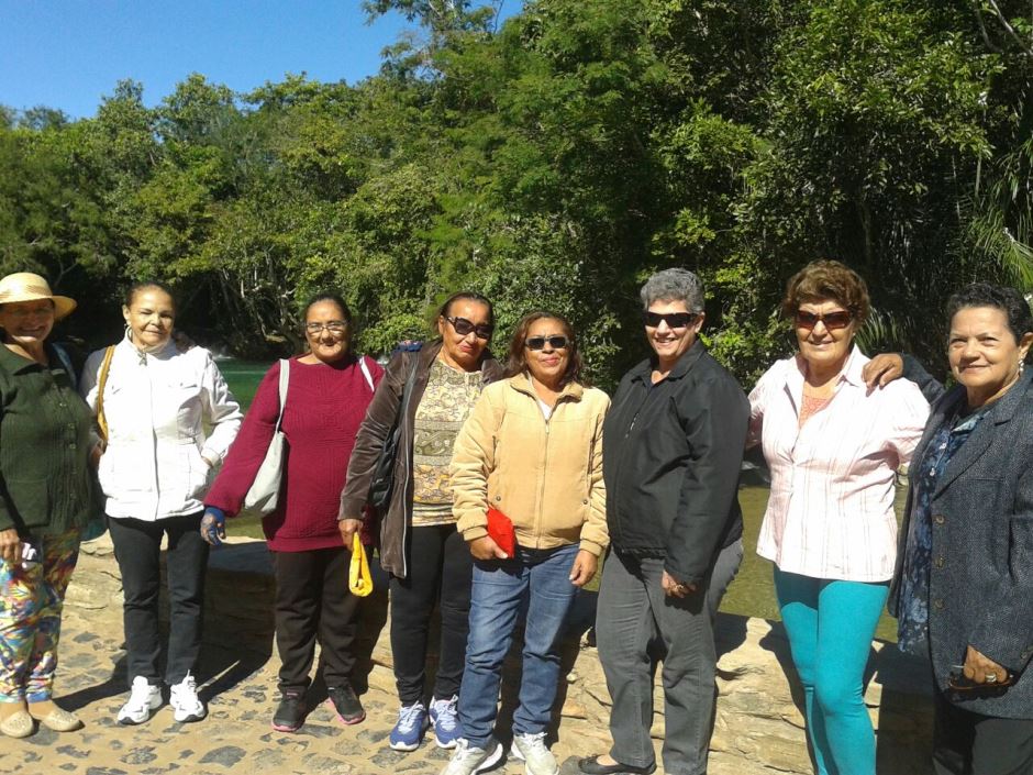 Grupo Conviver de Bonito passa o dia no Balneário do Sol
