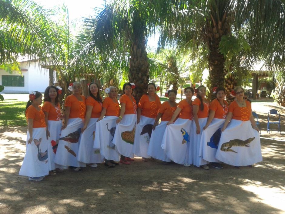Grupo Conviver de Bonito passa o dia no Balneário do Sol