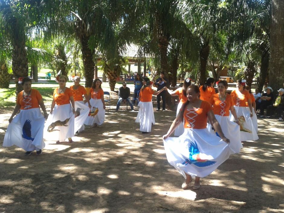 Grupo Conviver de Bonito passa o dia no Balneário do Sol