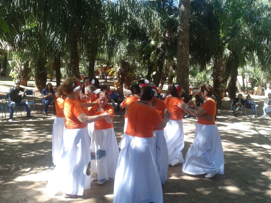 Grupo Conviver de Bonito passa o dia no Balneário do Sol