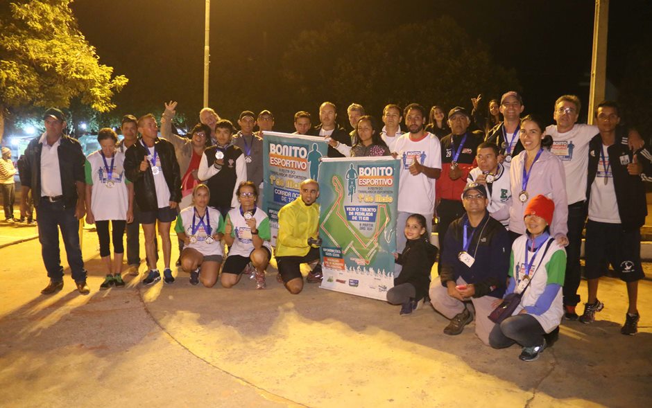 Galeria de Fotos do Bonito Esportivo pelas ruas da cidade