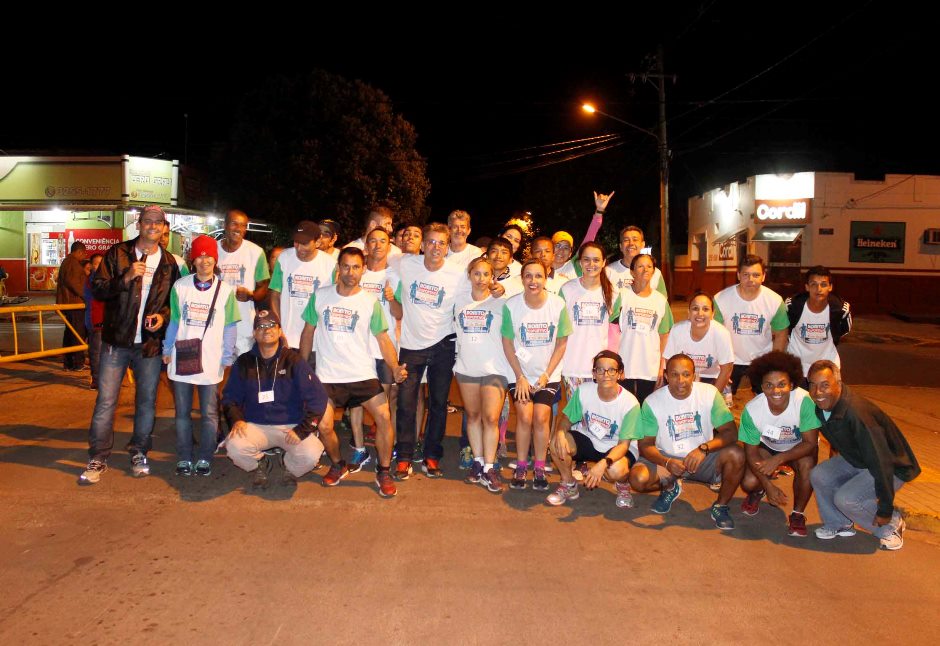 Galeria de Fotos do Bonito Esportivo pelas ruas da cidade
