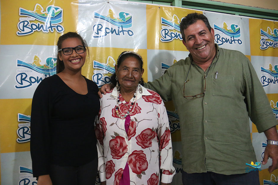 Com investimento de mais de 2 milhões da prefeitura, famílias assinam contrato de casas em Bonito