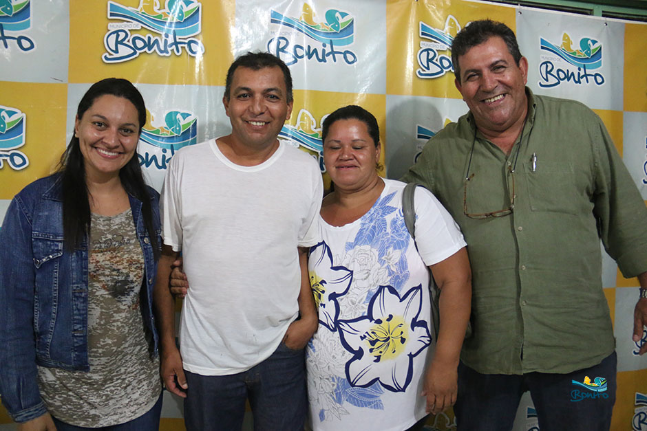 Com investimento de mais de 2 milhões da prefeitura, famílias assinam contrato de casas em Bonito