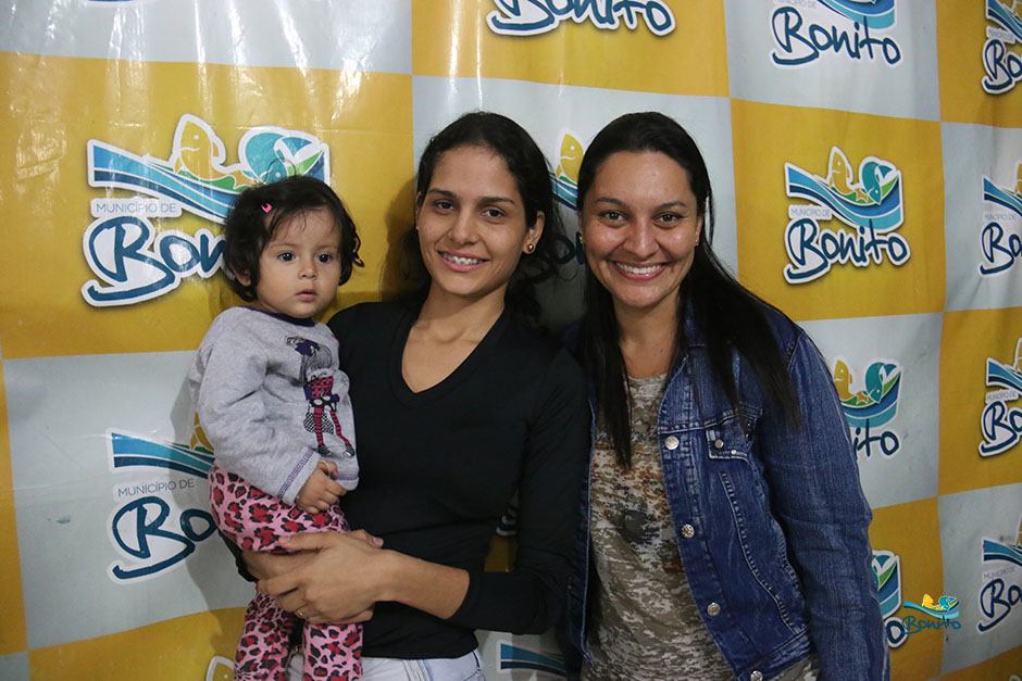 Com investimento de mais de 2 milhões da prefeitura, famílias assinam contrato de casas em Bonito