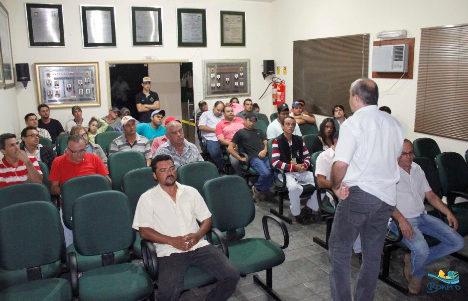 Reunião referente as regras para uso do aterro controlado de Bonito