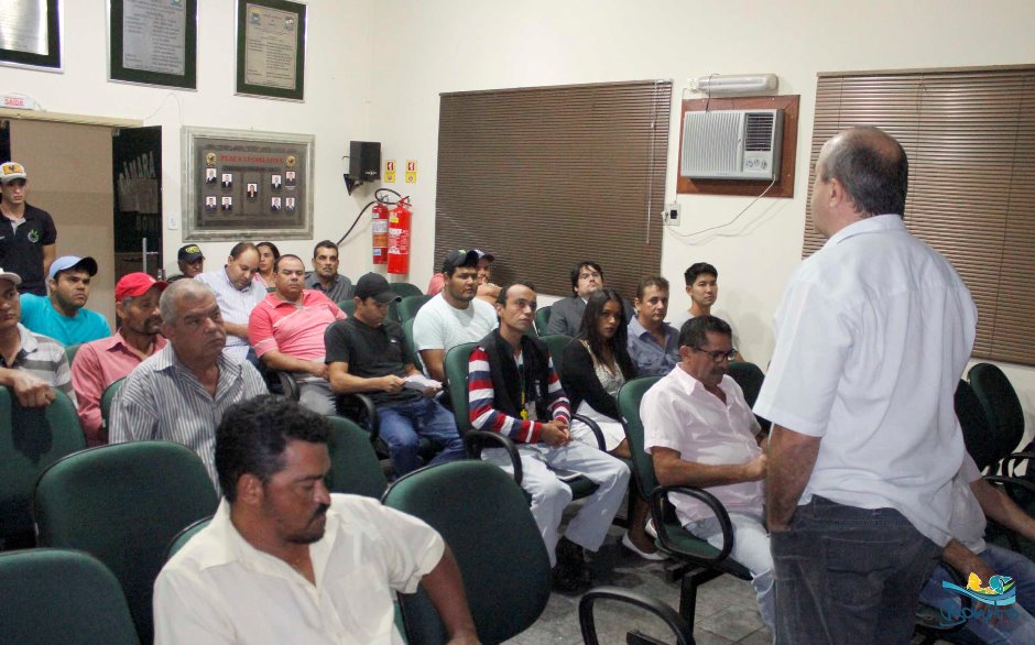 Reunião referente as regras para uso do aterro controlado de Bonito