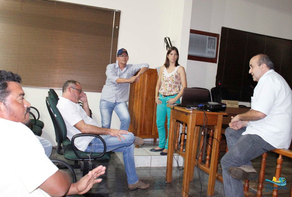 Reunião referente as regras para uso do aterro controlado de Bonito