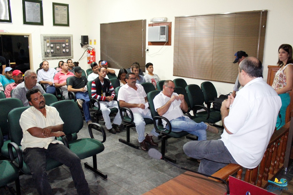 Reunião referente as regras para uso do aterro controlado de Bonito