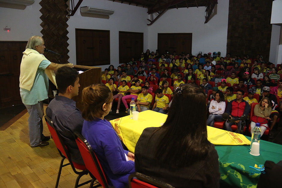 Projeto 'Conhecer Bonito' faz com que alunos do município vivenciem o turismo na prática