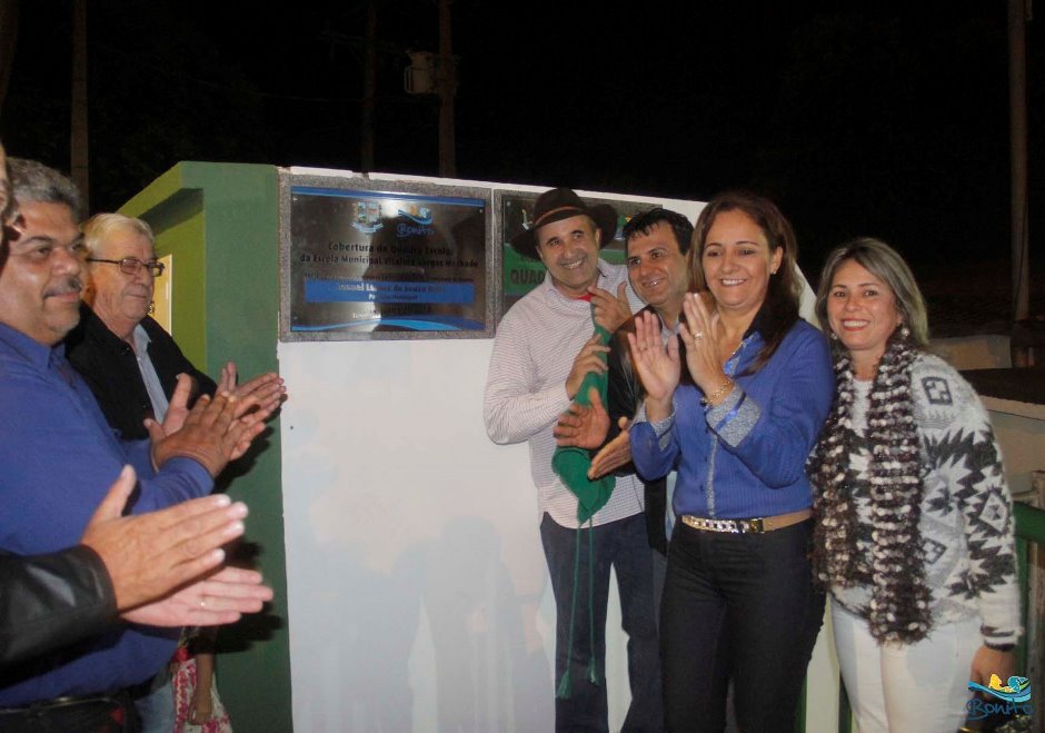 Prefeitura entrega cobertura de escola e promove festa junina, confira as fotos!