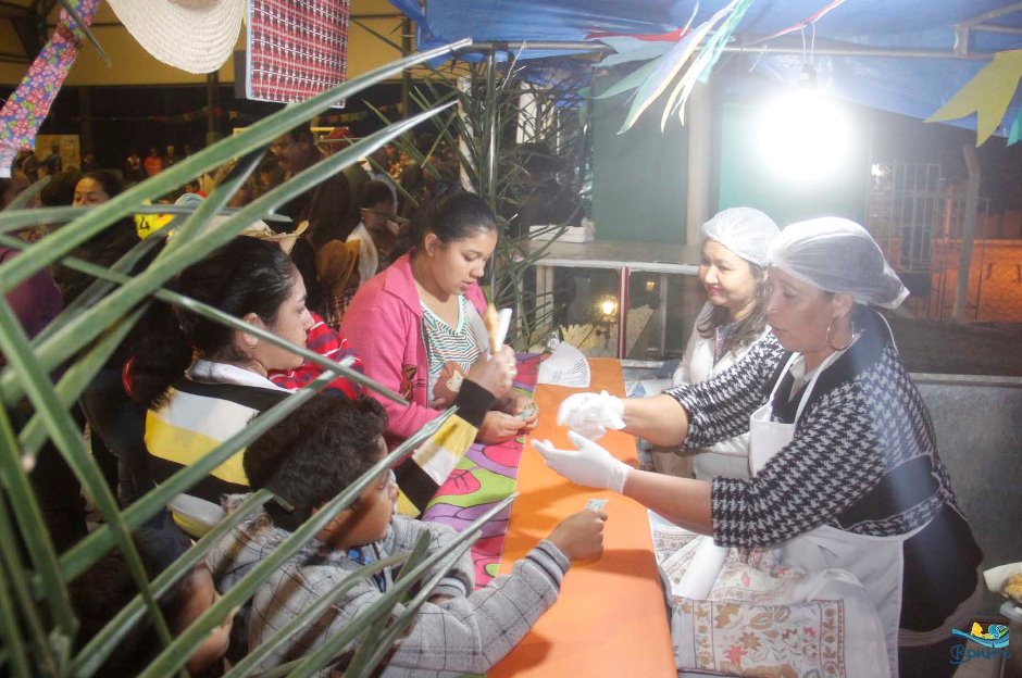 Prefeitura entrega cobertura de escola e promove festa junina, confira as fotos!